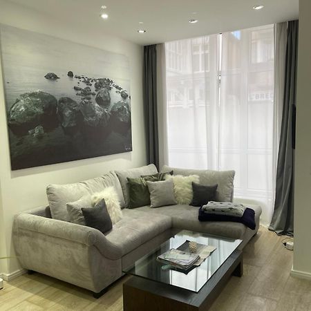 Ferienwohnung Am Traveufer 뤼베크 외부 사진