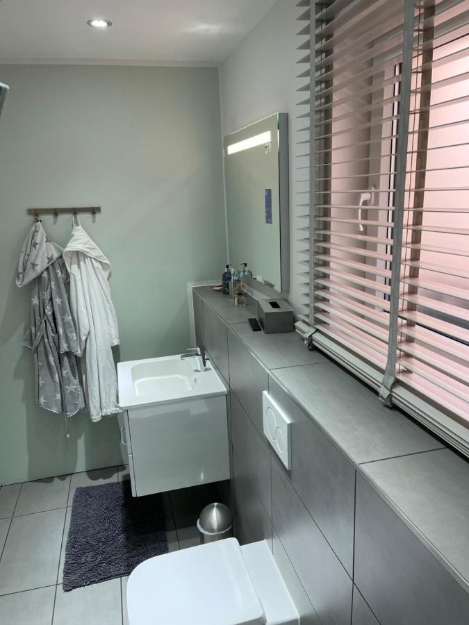 Ferienwohnung Am Traveufer 뤼베크 외부 사진